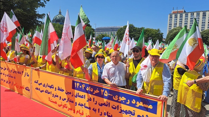 برلین - تظاهرات بزرگ ایرانیان آزاده با شعار دموکراسی، آزادی با مریم رجوی - ۳۱خرداد ماه