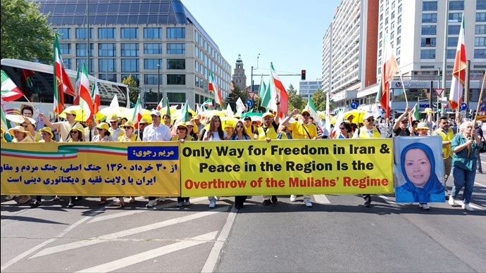 برلین - تظاهرات بزرگ ایرانیان آزاده با شعار دموکراسی، آزادی با مریم رجوی - ۳۱خرداد ماه