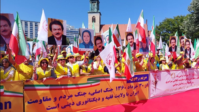 برلین - تظاهرات بزرگ ایرانیان آزاده با شعار دموکراسی، آزادی با مریم رجوی - ۳۱خرداد ماه