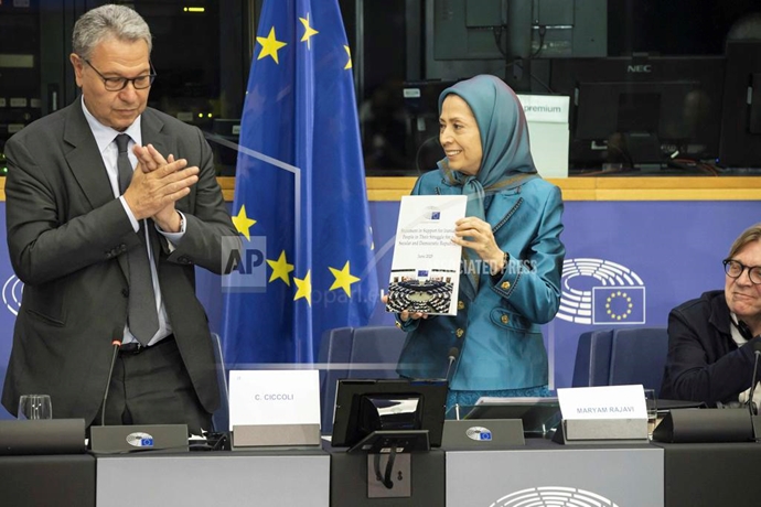 گزارش تصویری آسوشیتدپرس از کنفرانس ایران راه‌حل سوم در پارلمان اروپا در استراسبورگ