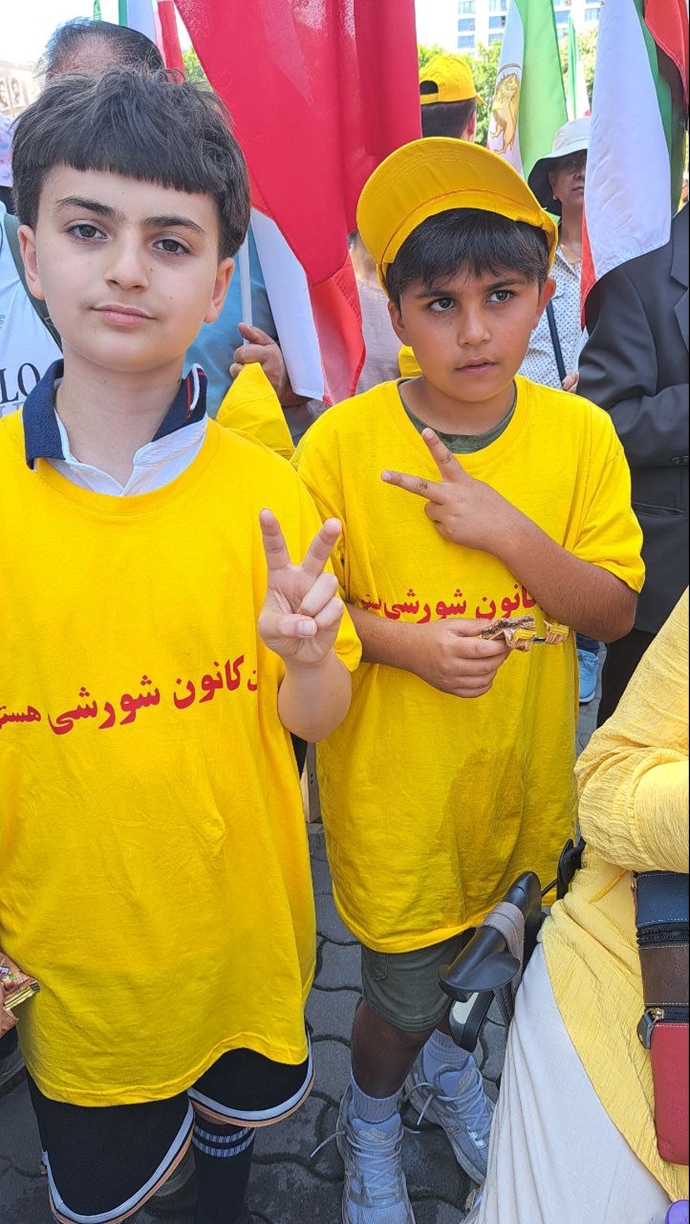 برلین - تظاهرات بزرگ ایرانیان آزاده با شعار دموکراسی، آزادی با مریم رجوی - ۳۱خرداد ماه