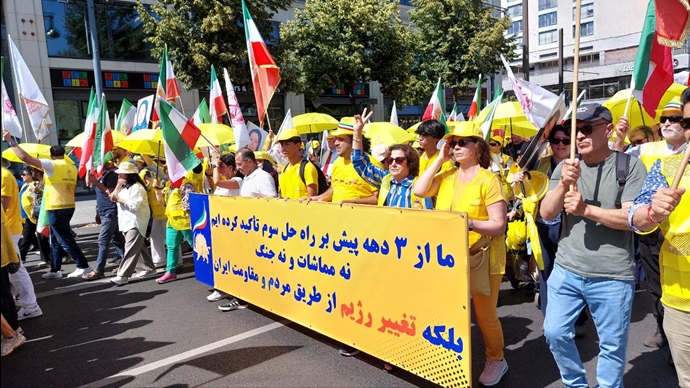 برلین - تظاهرات بزرگ ایرانیان آزاده با شعار دموکراسی، آزادی با مریم رجوی - ۳۱خرداد ماه