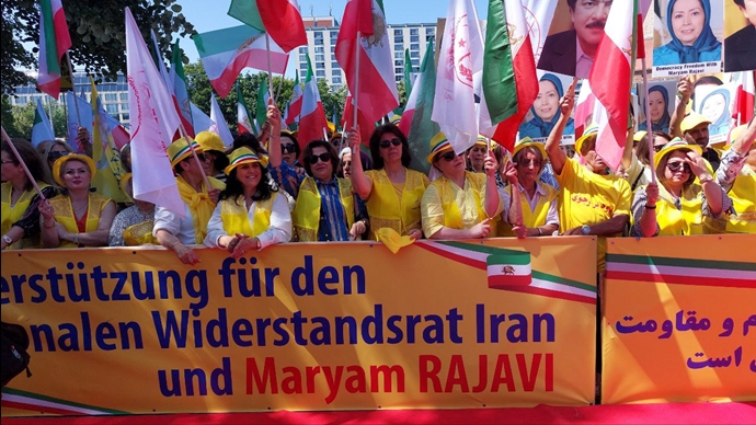 برلین - تظاهرات بزرگ ایرانیان آزاده با شعار دموکراسی، آزادی با مریم رجوی - ۳۱خرداد ماه