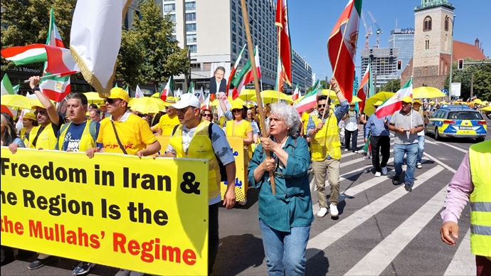 برلین - تظاهرات بزرگ ایرانیان آزاده با شعار دموکراسی، آزادی با مریم رجوی - ۳۱خرداد ماه