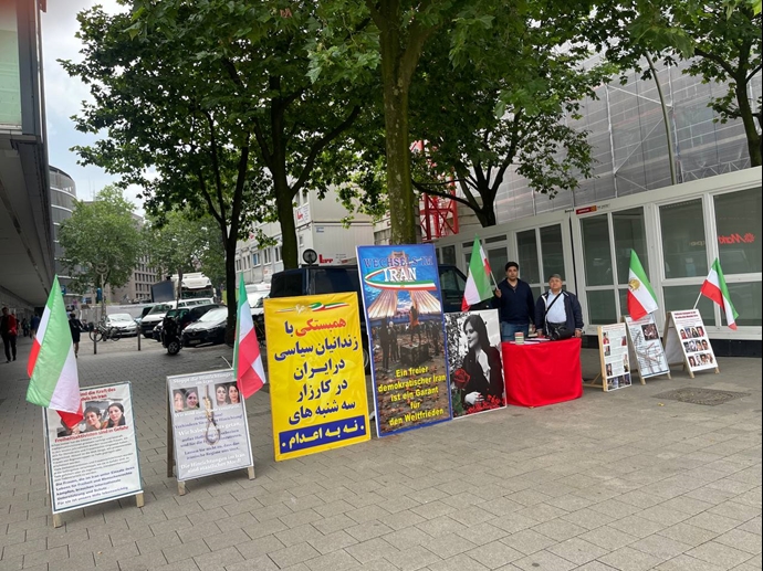 هامبورگ - برگزاری میز کتاب و نمایشگاه تصاویر شهیدان در حمایت از زندانیان سیاسی- ۳۰ تیر ۱۴۰۴