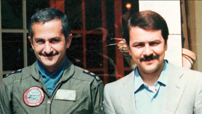 پرواز مسعود رجوی از قلب پایگاه شکاری ـ پروازی از دل آتش
