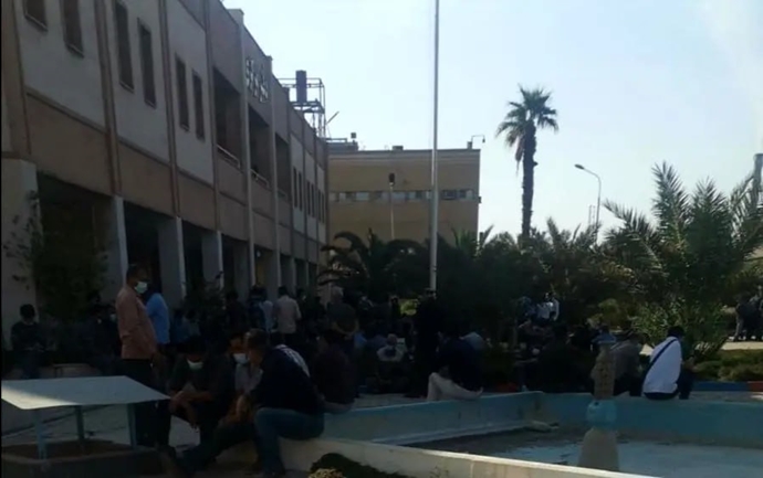 اعتراض کارگران شرکتی پتروشیمی رازی در بندر ماهشهر؛ «تبعیض در پرداخت مزایا باید پایان یابد!» 