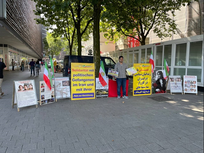 هامبورگ - آکسیون ایرانیان آزاده در محکومیت به اعدام زندانیان سیاسی - ۲۰مرداد