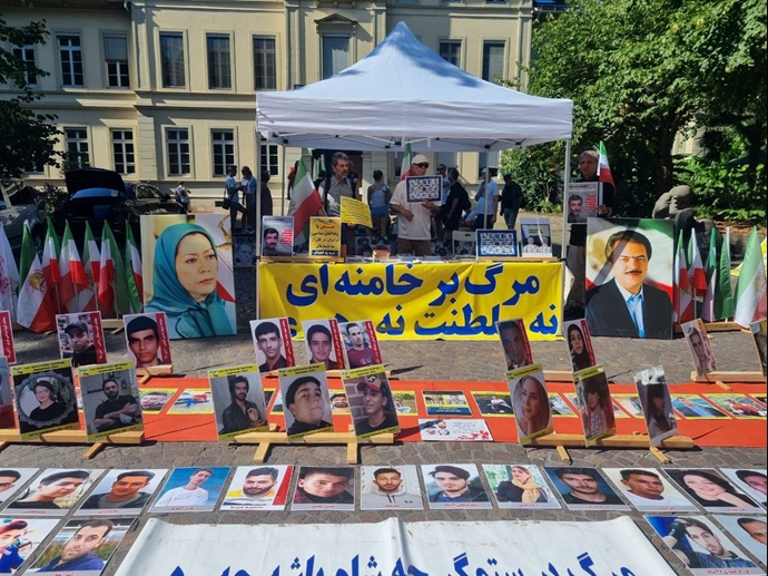 هایدلبرگ - میز کتاب و نمایشگاه عکس شهیدان قتل‌عام ۶۷ - ۱۸ مرداد ۱۴۰۴​