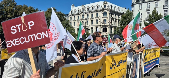اسلو - تظاهرات ایرانیان آزاده در مقابل مجلس نروژ علیه اعدام زندانیان سیاسی - ۲۵ مرداد