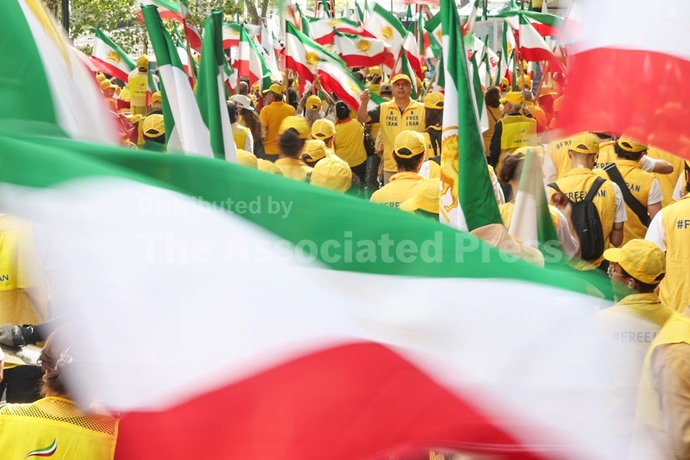 آسوشیتدپرس: تظاهرات ایران آزاد در نزدیکی مقر سازمان ملل در نیویورک