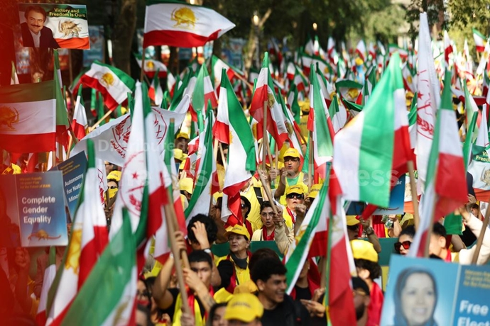 آسوشیتدپرس: تظاهرات ایران آزاد در نزدیکی مقر سازمان ملل در نیویورک