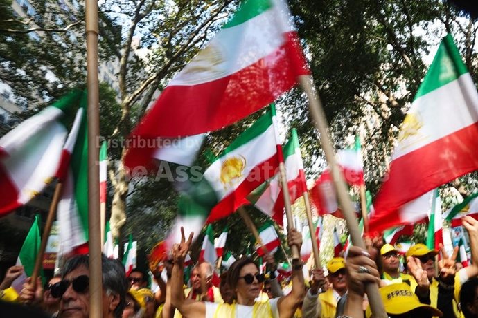 آسوشیتدپرس: تظاهرات ایران آزاد در نزدیکی مقر سازمان ملل در نیویورک