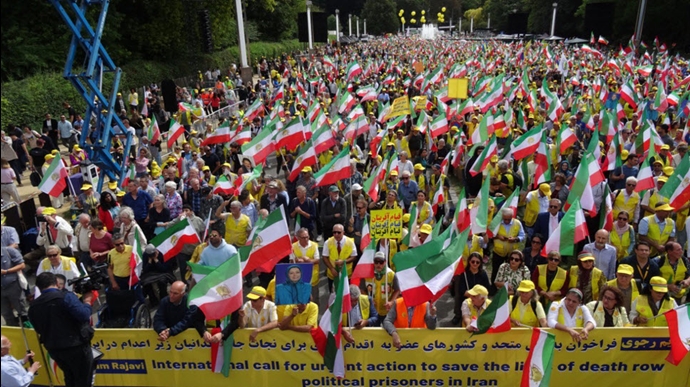 تظاهرات بزرگ ایرانیان به‌مناسبت شصتمین سالگرد تأسیس سازمان مجاهدین خلق ایران