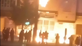 دفتر امام جمعه سورشجان توسط شورشگران به آتش کشیده شد