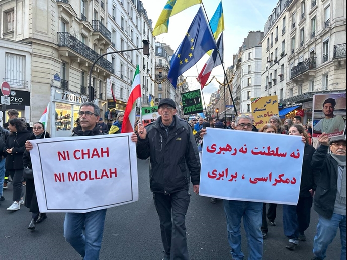 تصاویری از تظاهرات بزرگ ایرانیان به شعار نه شاه نه شیخ در میدان پانتئون پاریس - ۲۷ دی ۱۴۰۴