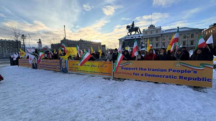 استکهلم - تظاهرات ایرانیان آزاده در حمایت از قیام سراسری مردم ایران - ۲۰دی استکهلم - تظاهرات ایرانیان آزاده در حمایت از قیام سراسری مردم ایران - ۲۰دی