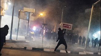 شورش جوانان علیه رژیم از خوی تا قلب تهران