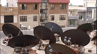 جمع‌آوری دیشهای ماهواره - عکس از آرشیو