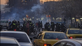 مشهد - تظاهرات مردم و جوانان شورشگر - ۱۶ دی ۱۴۰۴- عکس از آرشیو