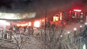 پمپ بنزین دولت‌آباد تهران در آتش سوخت