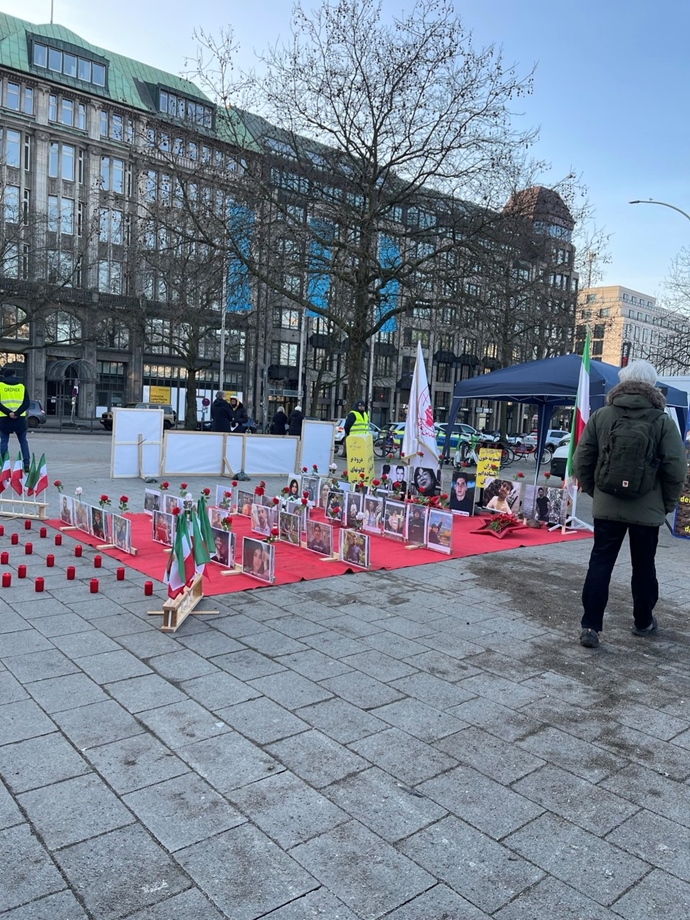 هامبورگ - آکسیون هواداران مجاهدین خلق در حمایت از قیام سراسری مردم ایران - ۲۸دی ۱۴۰۴