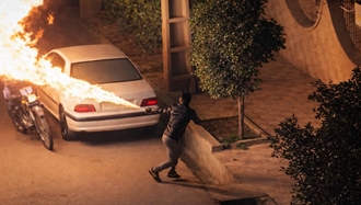 به آتش کشیدن نیروی ضدشورش با شعله‌افکن در شیراز