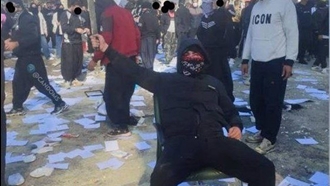 لومار - به آتش کشیدنی یکی از بانک‌ها توسط مردم و جوانان شهر