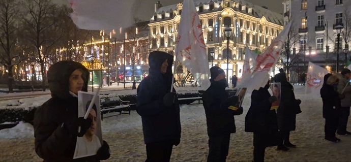 اسلو - اکسیون هواداران مجاهدین خلق در حمایت از قیام سراسری مردم ایران - ۲۳دی ۱۴۰۴ اسلو - اکسیون هواداران مجاهدین خلق در حمایت از قیام سراسری مردم ایران - ۲۳دی ۱۴۰۴