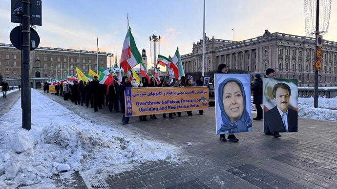 استکهلم - تظاهرات ایرانیان آزاده در حمایت از قیام سراسری مردم ایران - ۲۰دی استکهلم - تظاهرات ایرانیان آزاده در حمایت از قیام سراسری مردم ایران - ۲۰دی