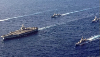 ناو هواپیما‌بر یو‌اس‌اس آبراهام لینکن حامل هزار سرباز و دهها هواپیمای جنگنده است