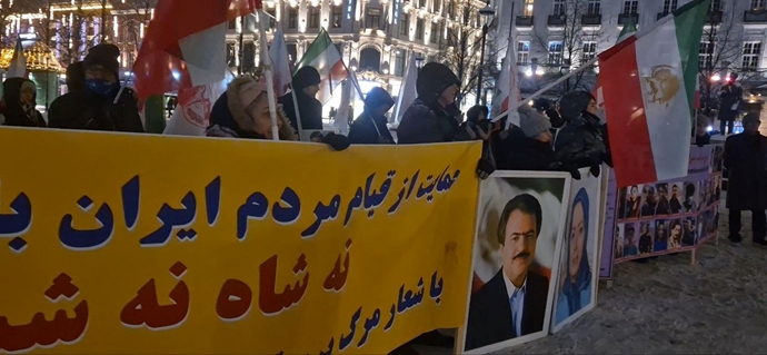 اسلو - اکسیون هواداران مجاهدین خلق در حمایت از قیام سراسری مردم ایران - ۲۳دی ۱۴۰۴ اسلو - اکسیون هواداران مجاهدین خلق در حمایت از قیام سراسری مردم ایران - ۲۳دی ۱۴۰۴