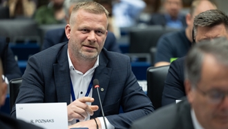 پونزاکس (poznaks) نماینده پارلمان اروپا