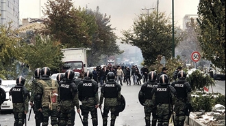 رودرویی مردم با سپاه سرکوب