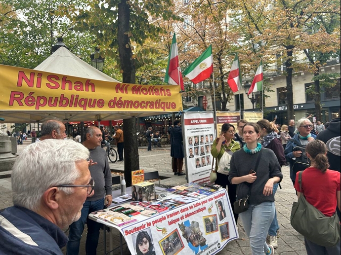 پاریس - برگزاری میزکتاب توسط هواداران سازمان مجاهدین، علیه اعدامهای جنایتکارانه در ایران - ۲۱مهر پاریس - برگزاری میزکتاب توسط هواداران سازمان مجاهدین، علیه اعدامهای جنایتکارانه در ایران - ۲۱مهر