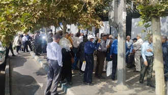 تهران ـ تجمع اعتراضی بازنشستگان فولاد مقابل وزارت رفاه