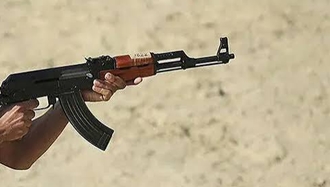 سلاح کلاشینکف - عکس از آرشیو