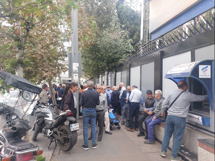 تهران ـ تجمع اعتراضی بازنشستگان فولاد مقابل وزارت رفاه