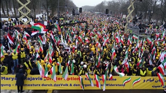 گردهمایی بزرگ ایرانیان در برلین در سالگرد انقلاب ضدسلطنتی مردم ایران