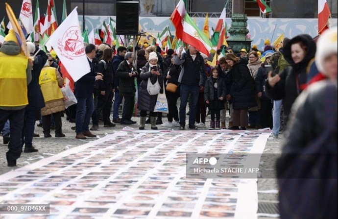 انعکاس خبرگزاری فرانسه از تظاهرات ایرانیان آزاده و یاران شورشگر در مونیخ همزمان با کنفرانس امنیتی مونیخ انعکاس خبرگزاری فرانسه از تظاهرات ایرانیان آزاده و یاران شورشگر در مونیخ همزمان با کنفرانس امنیتی مونیخ