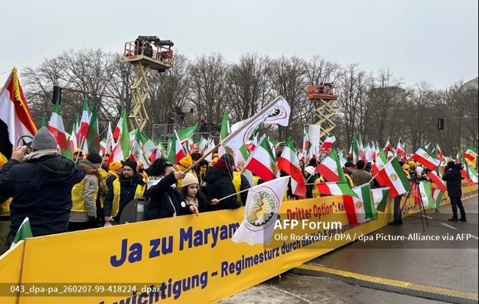 انعکاس تصویری خبرگزاری فرانسه از تظاهرات بزرگ ایرانیان در برلین