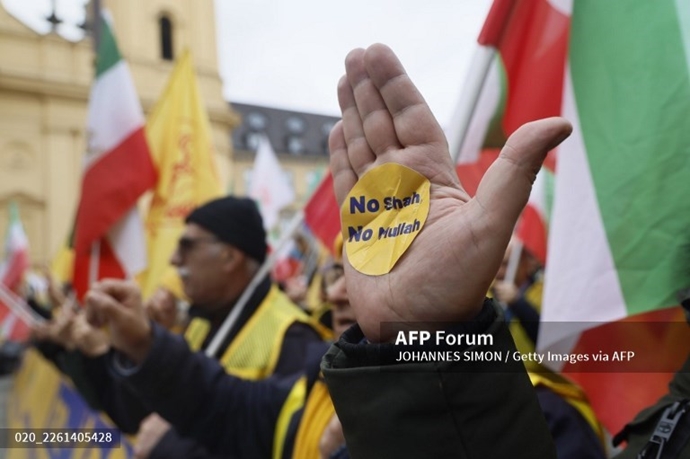 انعکاس خبرگزاری فرانسه از تظاهرات ایرانیان آزاده و یاران شورشگر در مونیخ همزمان با کنفرانس امنیتی مونیخ انعکاس خبرگزاری فرانسه از تظاهرات ایرانیان آزاده و یاران شورشگر در مونیخ همزمان با کنفرانس امنیتی مونیخ