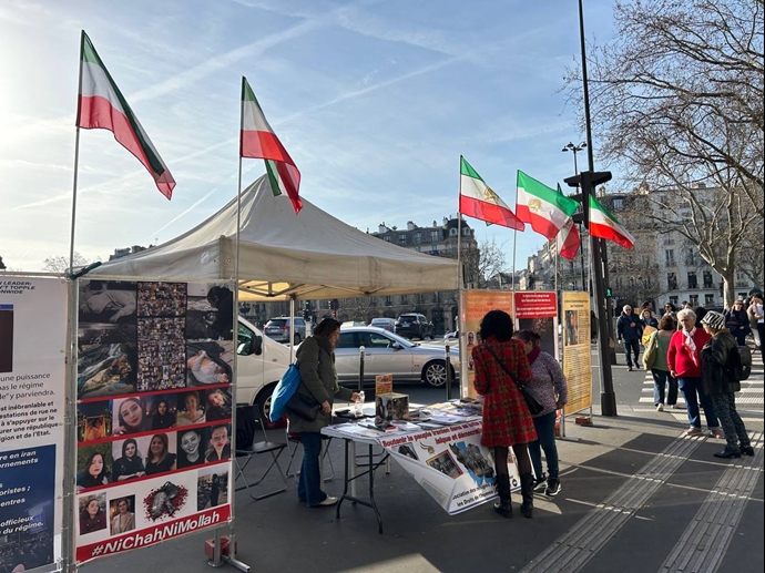 پاریس - میدان باستیل - آکسیون ایرانیان آزاده در حمایت از قیام سراسری مردم ایران - ۷ اسفند پاریس - میدان باستیل - آکسیون ایرانیان آزاده در حمایت از قیام سراسری مردم ایران - ۷ اسفند