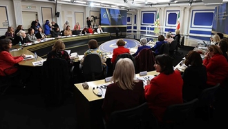 کنفرانس به‌مناسبت روز جهانی زن در پاریس