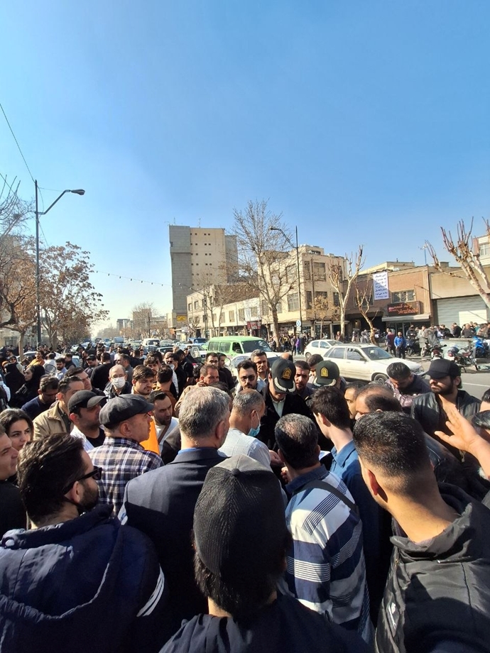 تجمع مالباختگان پرونده «کوروش کمپانی» مقابل دادسرای جرایم اقتصادی تجمع مالباختگان پرونده «کوروش کمپانی» مقابل دادسرای جرایم اقتصادی