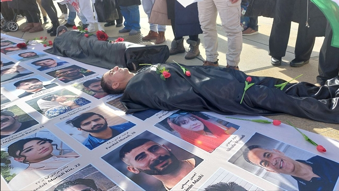 گزارش آکسیون اعتراضی ایرانیان آزاده در ژنو اعتراض به حضور نماینده رژیم آخوندی در سازمان ملل – ۵ اسفند ۱۴۰۴ گزارش آکسیون اعتراضی ایرانیان آزاده در ژنو اعتراض به حضور نماینده رژیم آخوندی در سازمان ملل – ۵ اسفند ۱۴۰۴