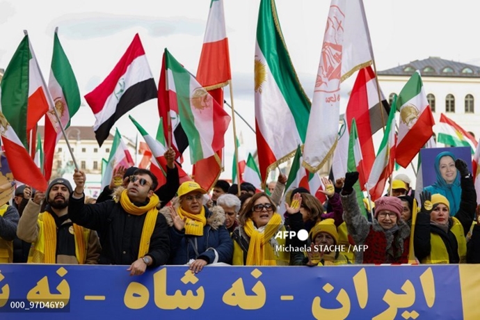 انعکاس خبرگزاری فرانسه از تظاهرات ایرانیان آزاده و یاران شورشگر در مونیخ همزمان با کنفرانس امنیتی مونیخ انعکاس خبرگزاری فرانسه از تظاهرات ایرانیان آزاده و یاران شورشگر در مونیخ همزمان با کنفرانس امنیتی مونیخ