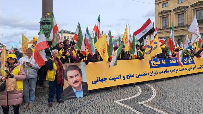 تظاهرات ایرانیان آزاده و یاران شورشگر در مونیخ همزمان با کنفرانس امنیتی مونیخ تظاهرات ایرانیان آزاده و یاران شورشگر در مونیخ همزمان با کنفرانس امنیتی مونیخ