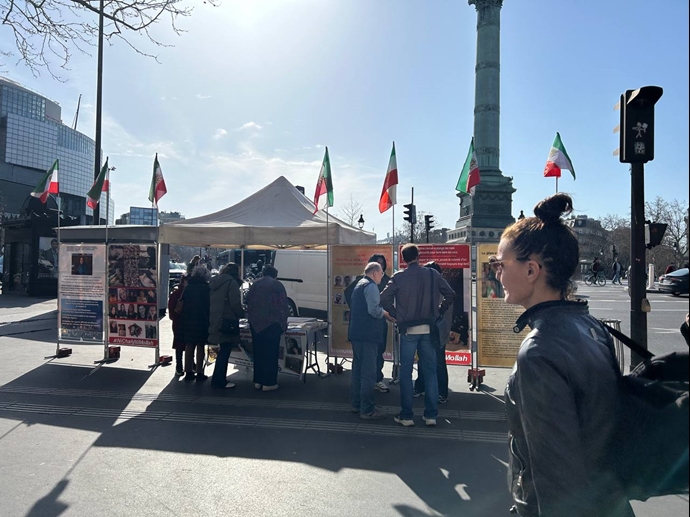 پاریس - میدان باستیل - آکسیون ایرانیان آزاده در حمایت از قیام سراسری مردم ایران - ۷ اسفند پاریس - میدان باستیل - آکسیون ایرانیان آزاده در حمایت از قیام سراسری مردم ایران - ۷ اسفند