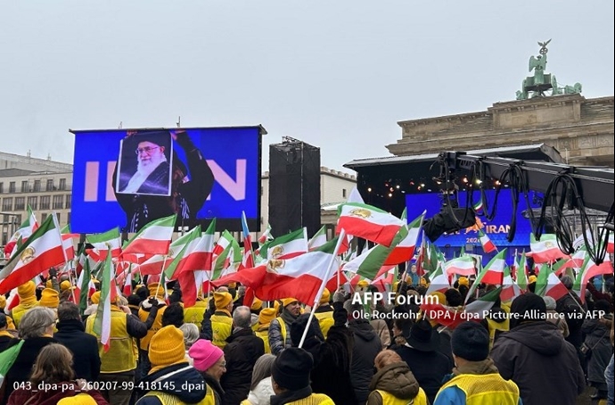 انعکاس تصویری خبرگزاری فرانسه از تظاهرات بزرگ ایرانیان در برلین